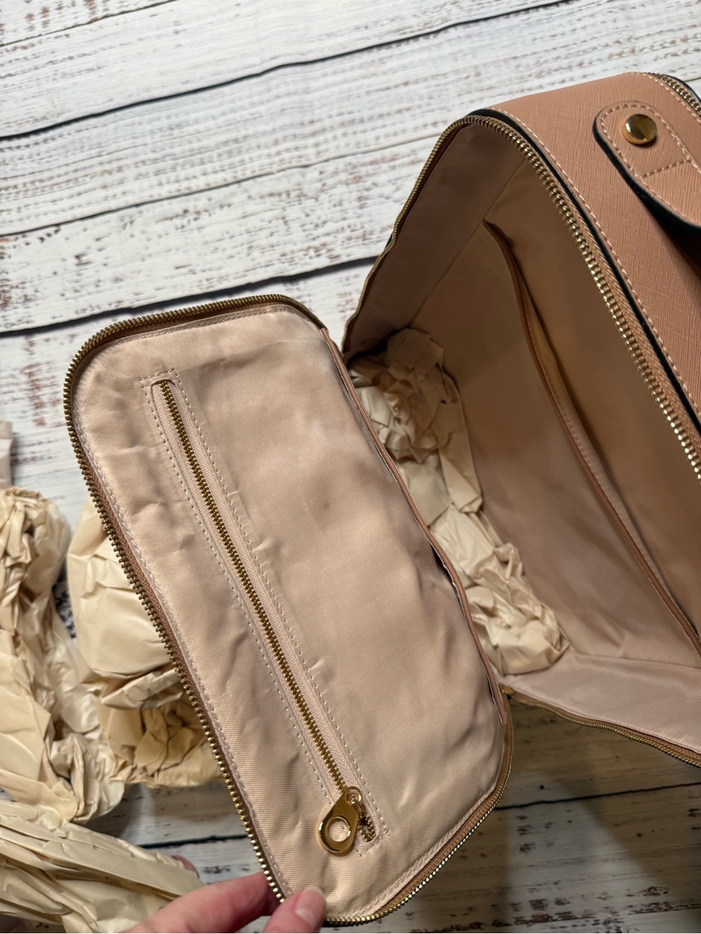 NWOT CALPAK Kaya 15” Laptop Backpack Caramel - Picture 13 of 15